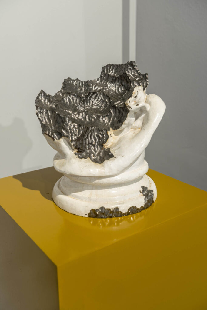 Sculp­ture Eaten by a Snail 3 — Olaf Brzeski